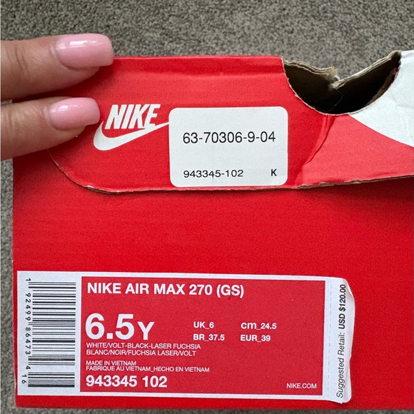 Nike sneakers kids size 6.5 , in woman’s it’s size 8 - Picture 3 of 6